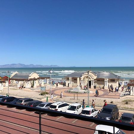At the Beach - Muizenberg Kapstadt Exterior foto