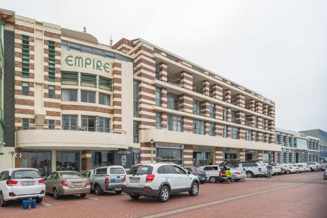 At the Beach - Muizenberg Kapstadt Exterior foto
